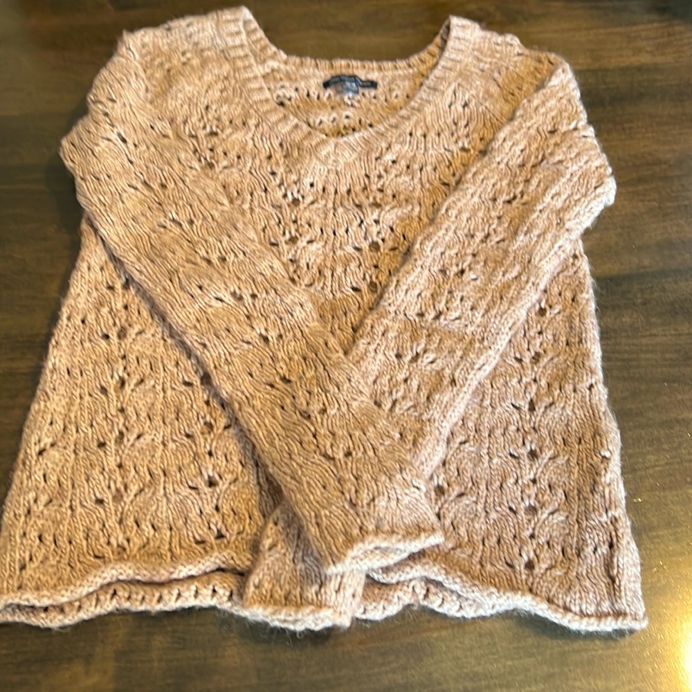 American eagle tan V-neck sweater. Size XS.